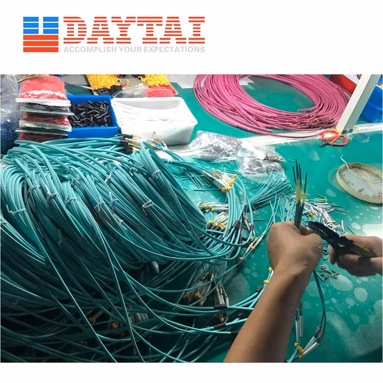 1,5 m langes Simplex-Multimode-OM4-SC/PC-SC/PC-Glasfaser-Patchkabel